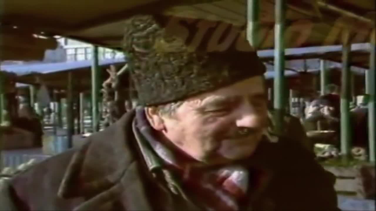 Sinan Sakic i Juzni Vetar - Nema para, nema srece (official Video) - Prevod