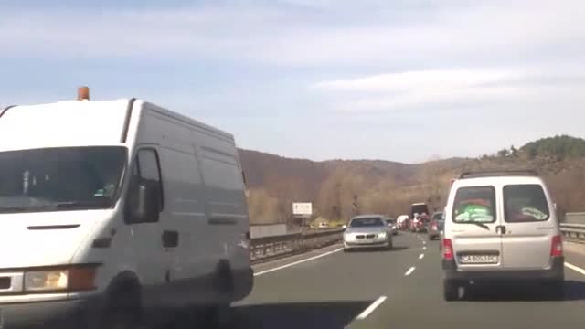 Колони от автомобили край Симитли