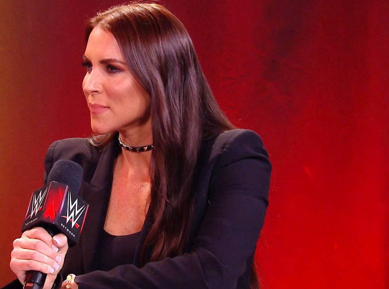 Stephanie McMahon says Ronda Rousey has some explaining to do: Raw Talk, Feb. 25, 2018 (WWE Network Exclusive)