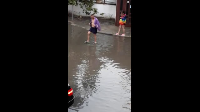 Морето "дойде"до хотела!
