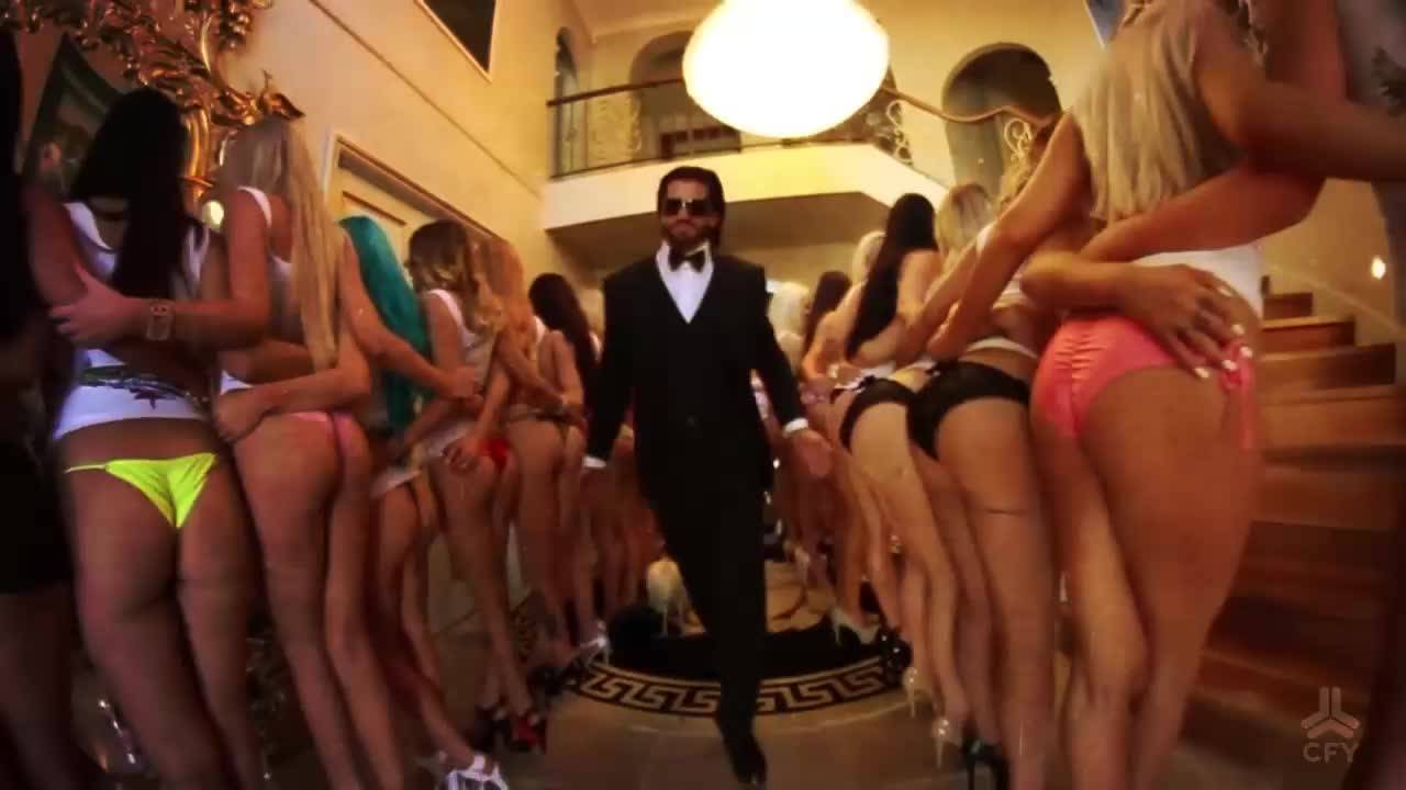 Милионерът с жени на каишка