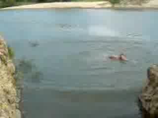 Бомба Във Водата