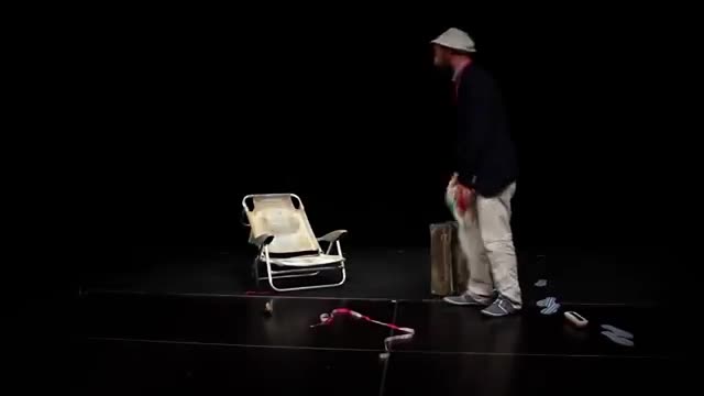 "Без обувки" - авторски моноспектакъл на Явор Гигов