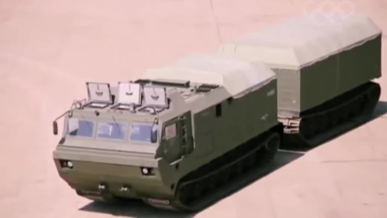 Руснаците пак убиха рибата! Вижте какъв всъдеход са направили!