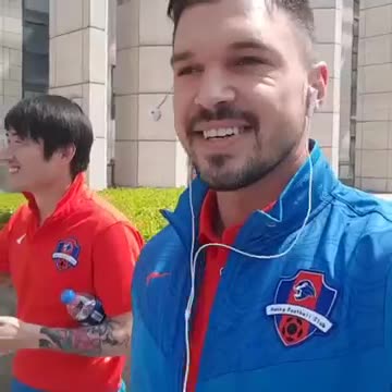 Смях! Божинката представя Праско