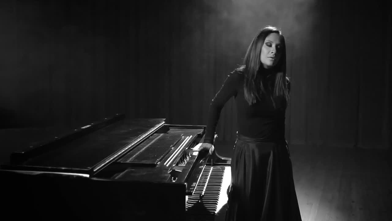 Мариана Попова & Десислава Кондова - Аз знам