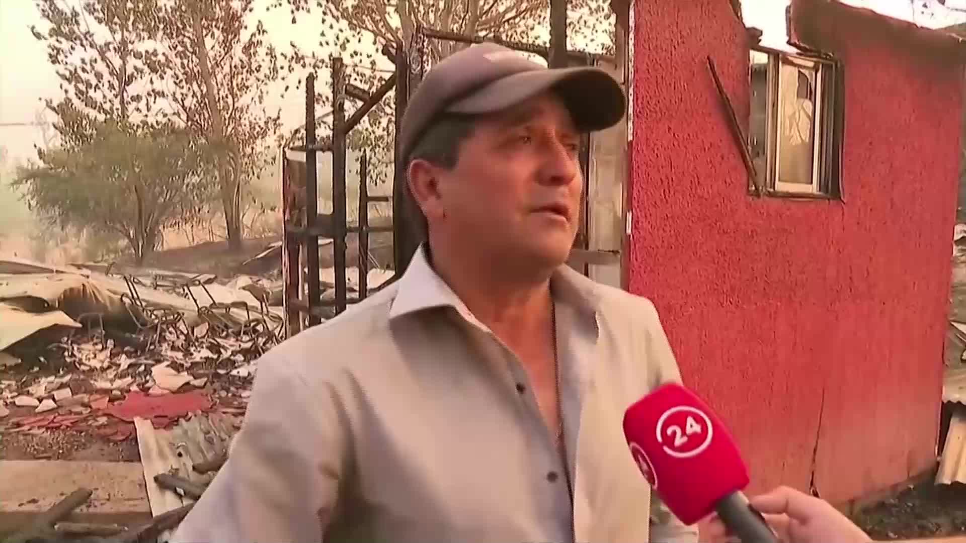 Десетки горски пожари бушуват в централно Чили (ВИДЕО)