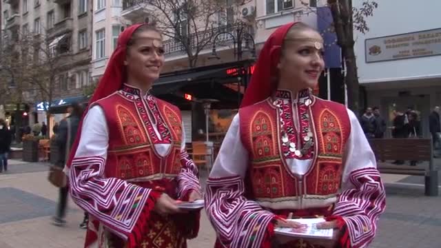 Кукери и тъпани на бул. „Витоша”, вместо вещици и злодеи