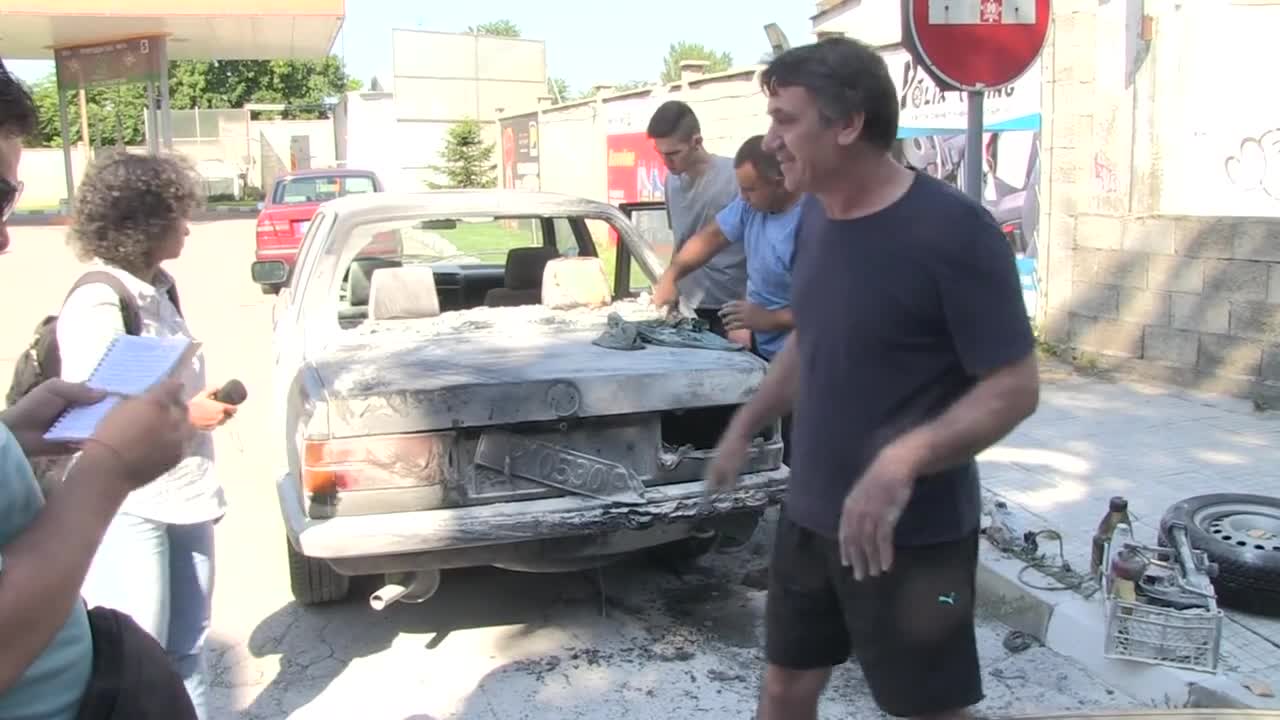 Три коли изгоряха в Русе, подозират умишлен палеж
