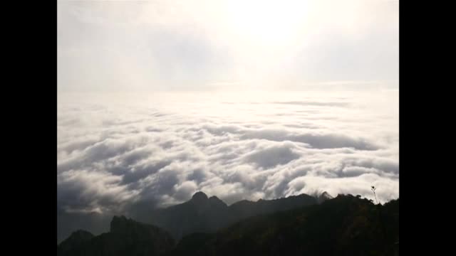 Планината Тайшан- приказна гледка след дъжд и мъгла