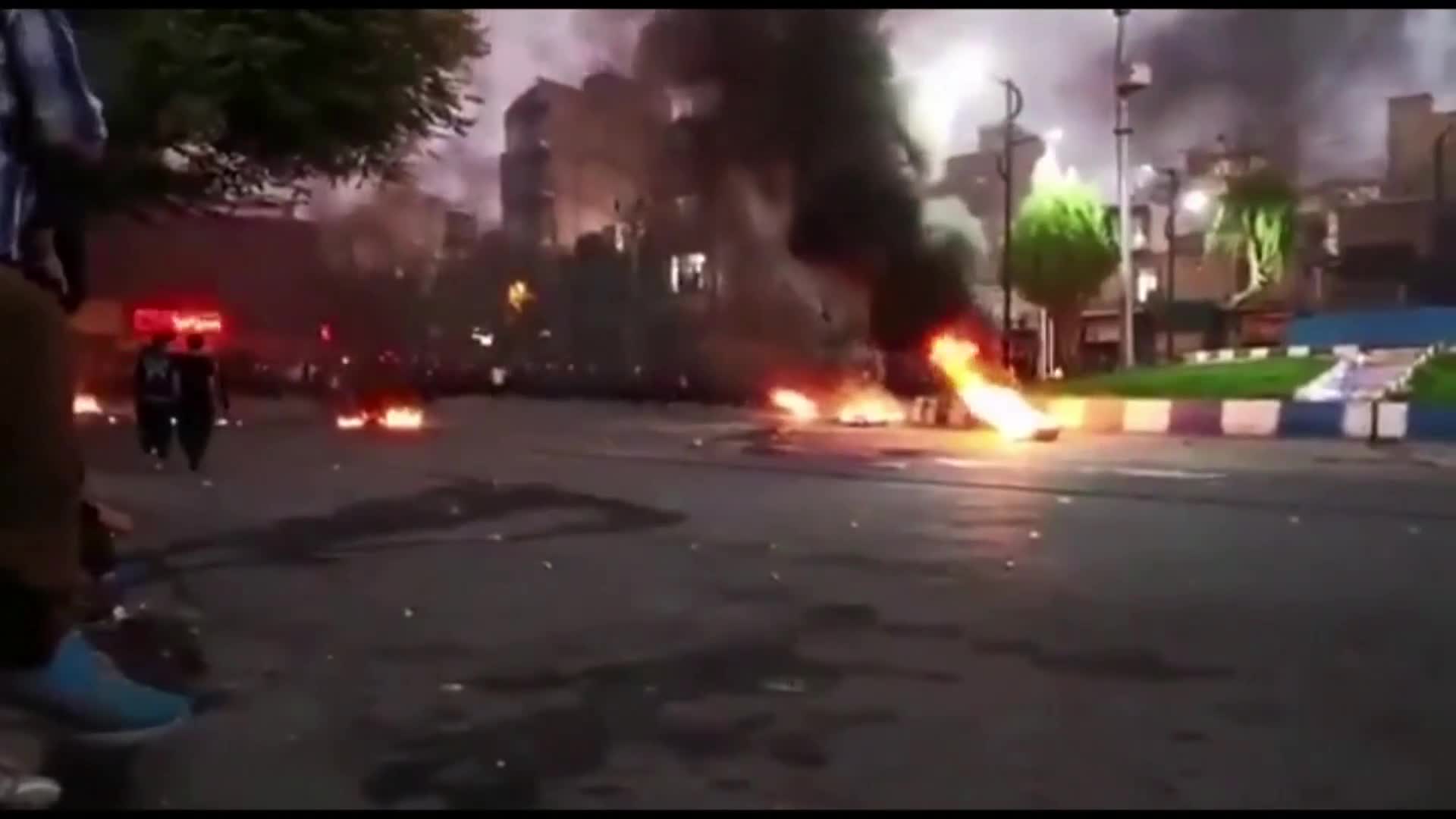Протестите в Иран след смъртта на млада жена