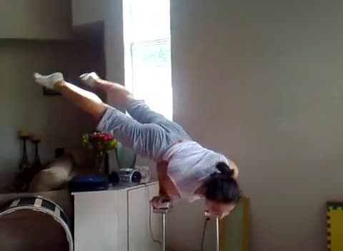 Момиче с невероятни умения !!