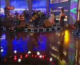 Нели Иванова - Вървят Ли Двама(Шоуто На Азис)25.02.2008