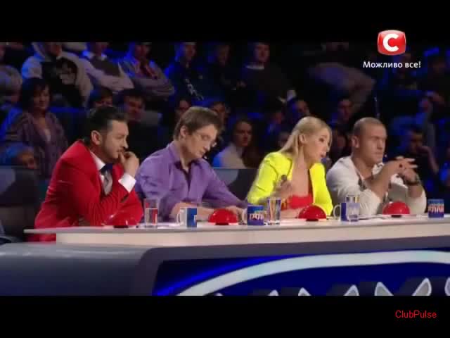 жена изтрелва стрели с половия си орган украйна търси талант