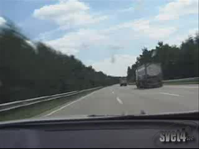 Mercedes Със Мощен Двигател И Супер Тунинг