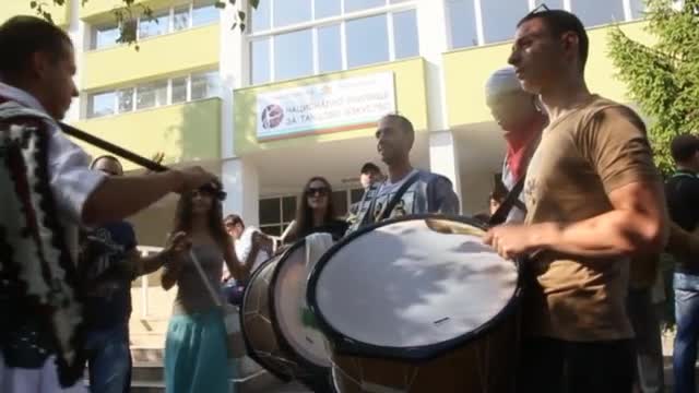 Танцовото училище в София излезе на протест