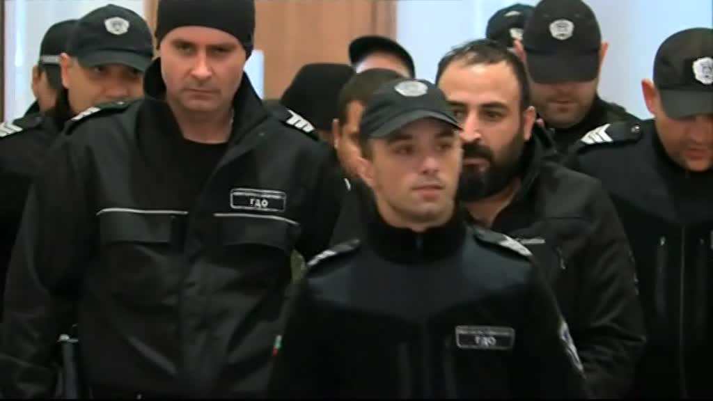 Доведоха в съда заподозрените за атентата в Истанбул