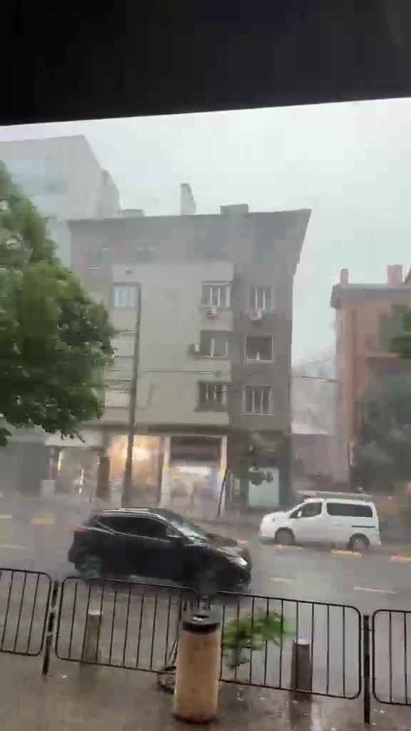 Лятна буря над София