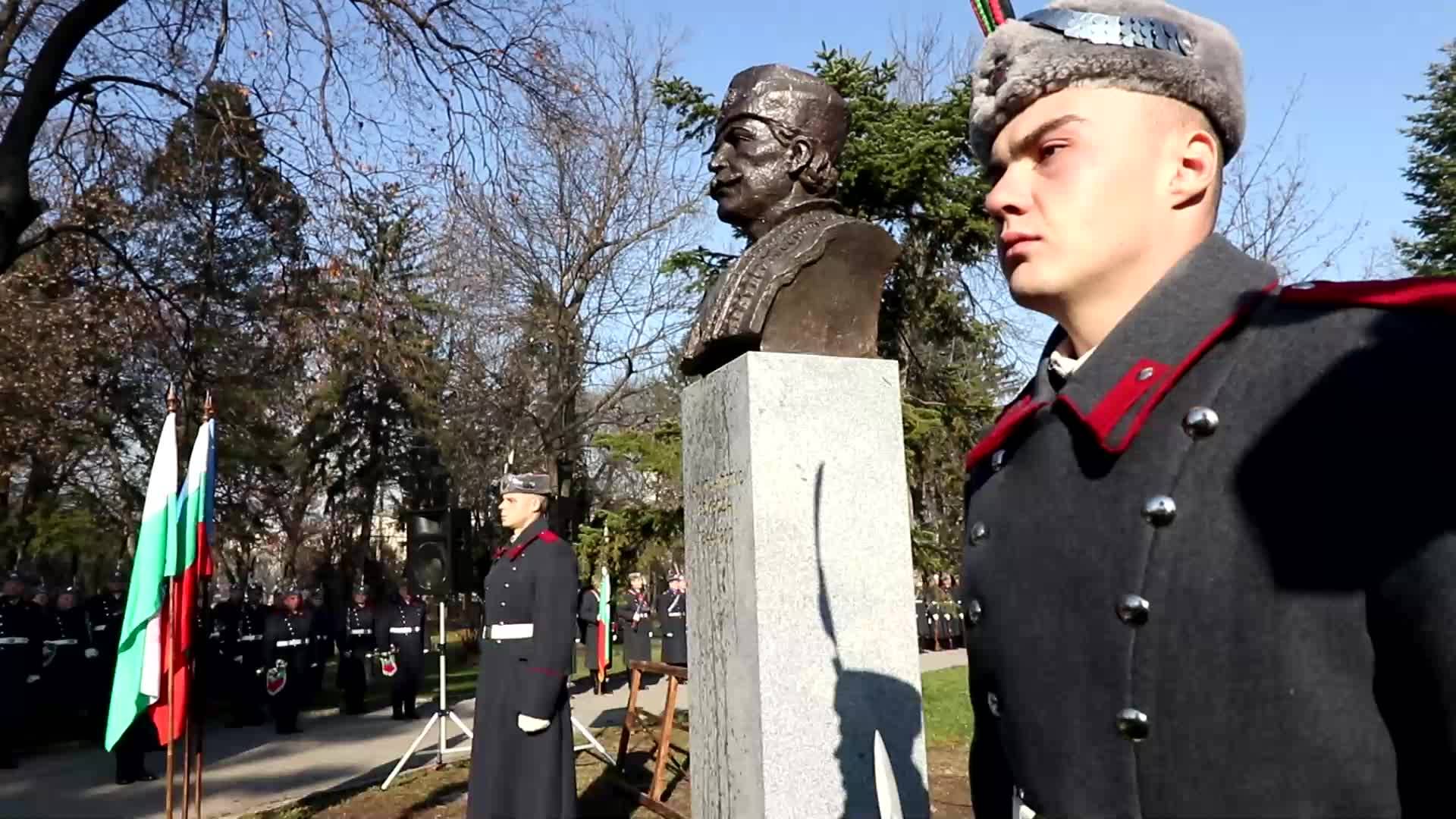 Паметник на Капитан Петко войвода беше открит в Борисовата градина