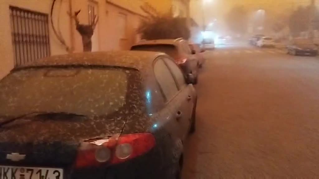 Прах от Сахара и кални дъждове парализираха остров Крит