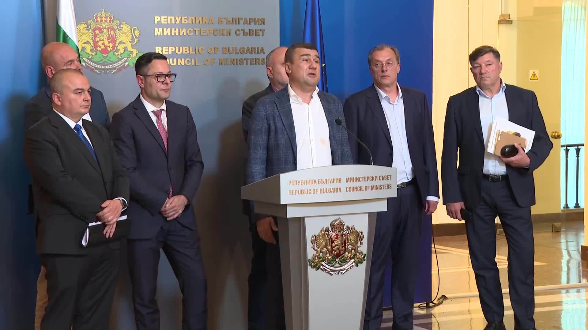 Мерки за овладяване на цените и подкрепа на българските производители