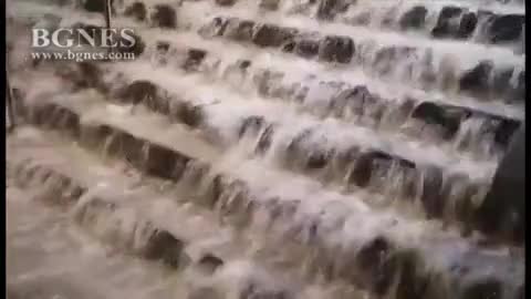 Буря в София, наводнени са подлези