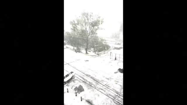 Мексико сити побеля след градушка