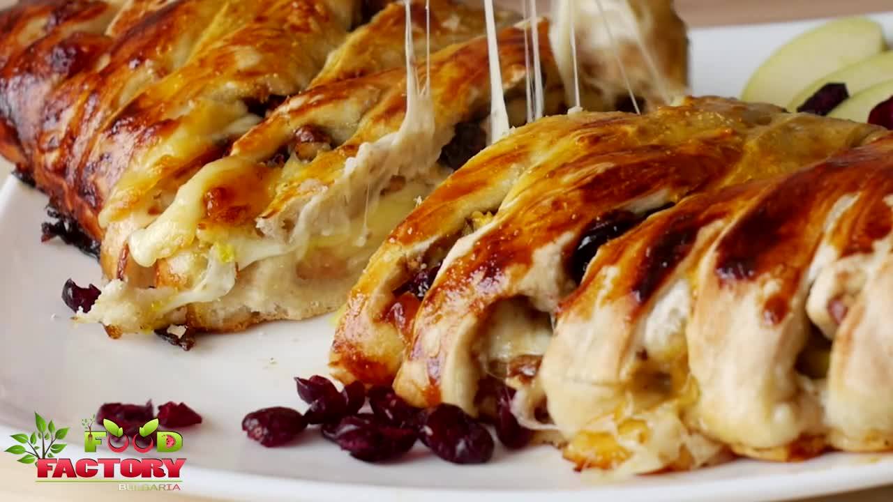 ЩРУДЕЛ С МОЦАРЕЛА И ПЛОДОВЕ