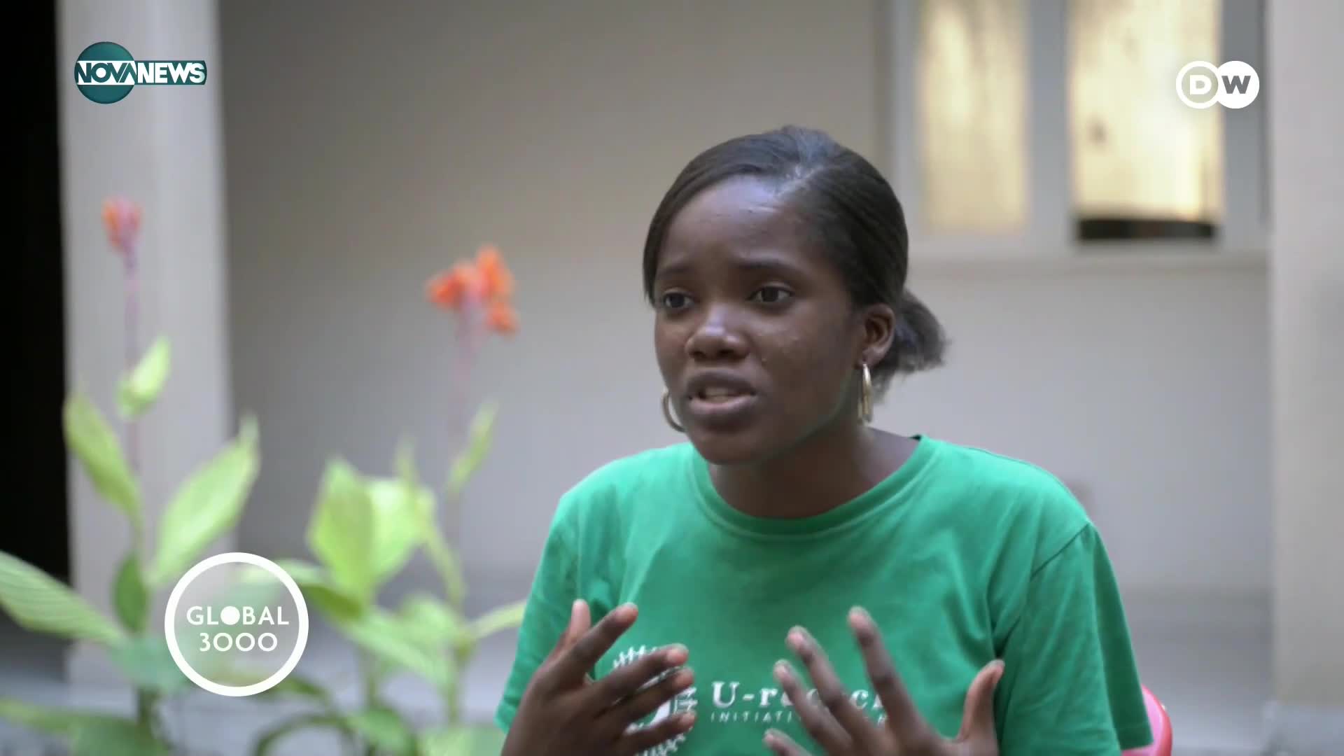 "Истории от света": Как ученици в нигерийския град Лагос се справят с планината от боклуци (ВИДЕО)