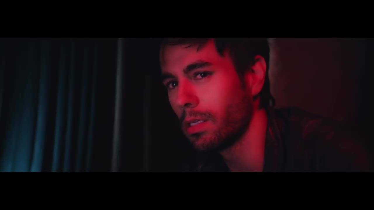 Превод! Enrique Iglesias - El Bano ft. Bad Bunny