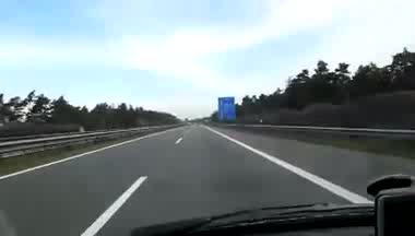 С колко ли караше тоя ?