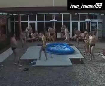 Цветелин и Светлин в басейна на честта кой ще победи Ванеса гледа Big Brother Family 31.03.10 