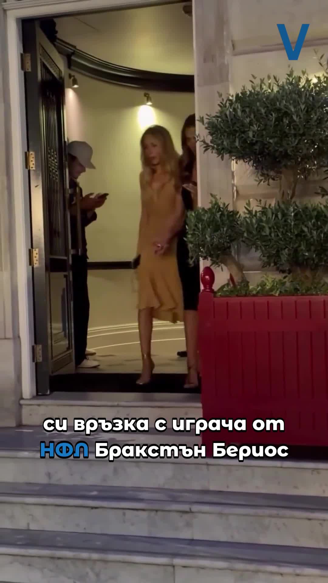 Световният шампион във Формула 1 Ландо Норис уловен с TikTok звездата Аликз Ърл в лондонски клуб