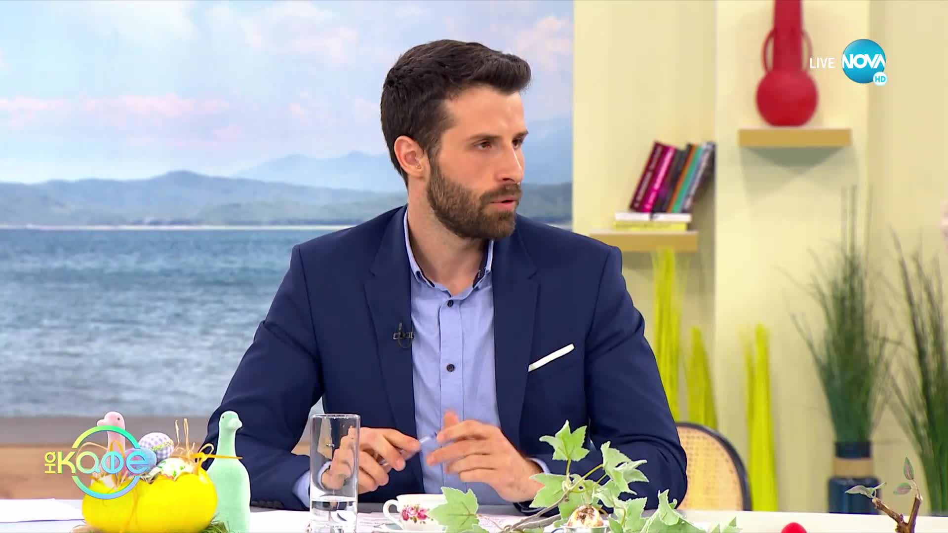 Голям празник: Появи се кукла с образа на кралица Елизабет ll - „На кафе” (22.04.2022)