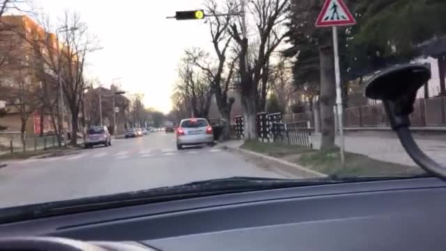 "Моята новина": Да оставим децата в средата на пешеходната пътека