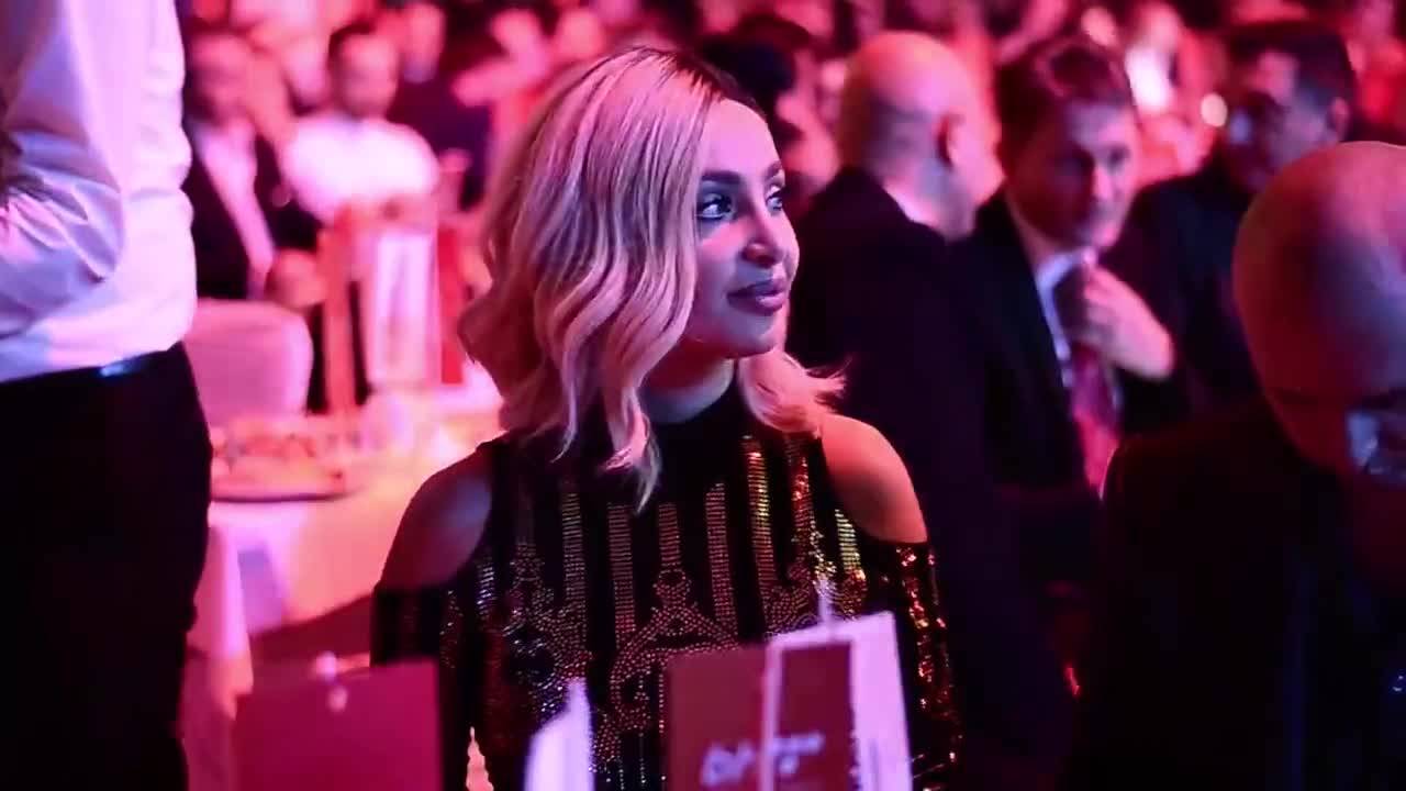 Maya Berovic feat. Jala Brat & Buba Corelli - To me radi - (LIVE) - (Zetra - Sarajevo 20.10.2016.)