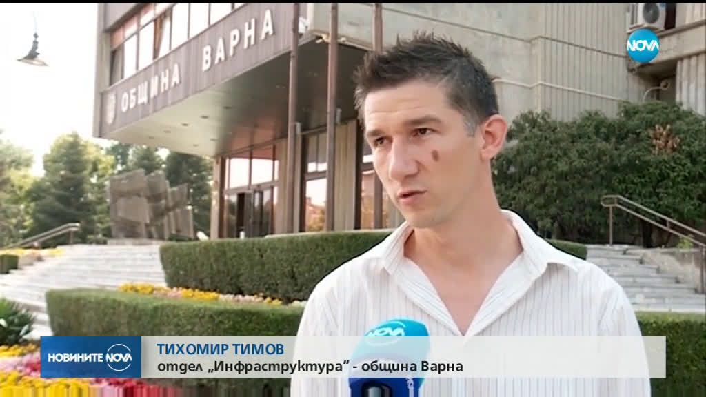 НЕОБЕЗОПАСЕН ИЗКОП: Две жени паднаха в еднометрова дупка във Варна