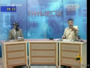 Господари На Ефира - Водещ С Маска На Батман