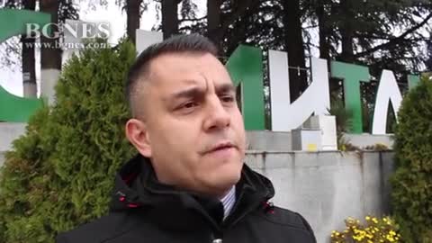 Сблъсъци и напрежение между протестиращи пред община Симитли