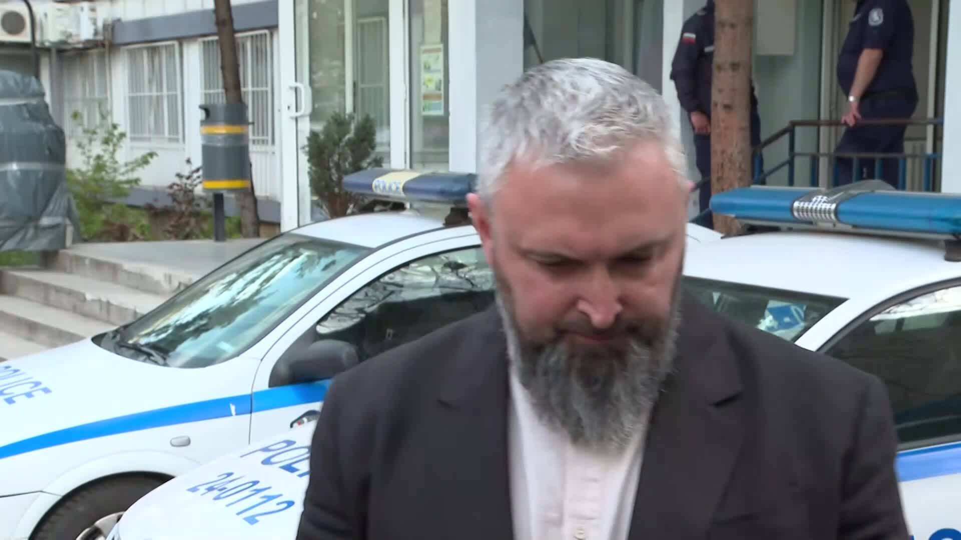 Задържаха двама мъже и непълнолетен за грабежи над жени и деца в паркове в София (СНИМКИ)