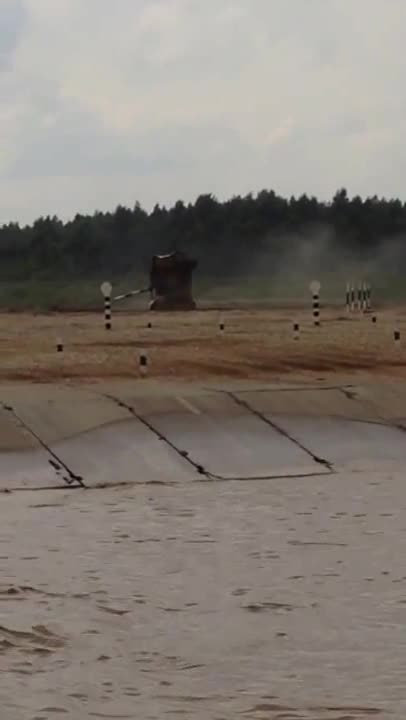 Руснаци правят дривт с танк но нещо се обърка!
