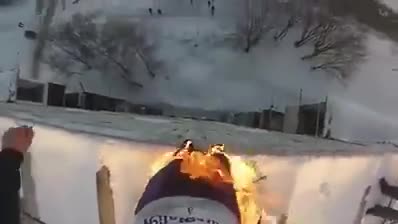 Руснак се самозапалва и скача от жилищен блок! След това го арестуват!