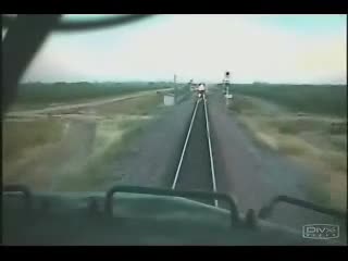 Брутално! Влаковете се размазаха един в друг 
