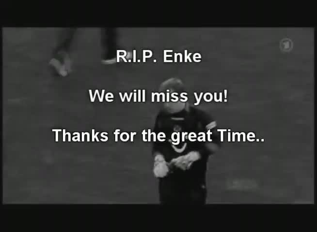 Ужасна трагедия вратярят Роберт Енке се самоуби [ 24.08.1977 - 10.11.2009 ] 