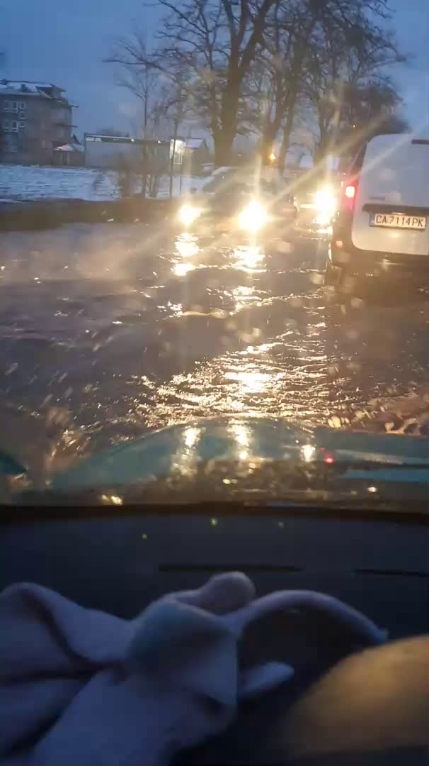 МОЯТА НОВИНА: Залят път от вода