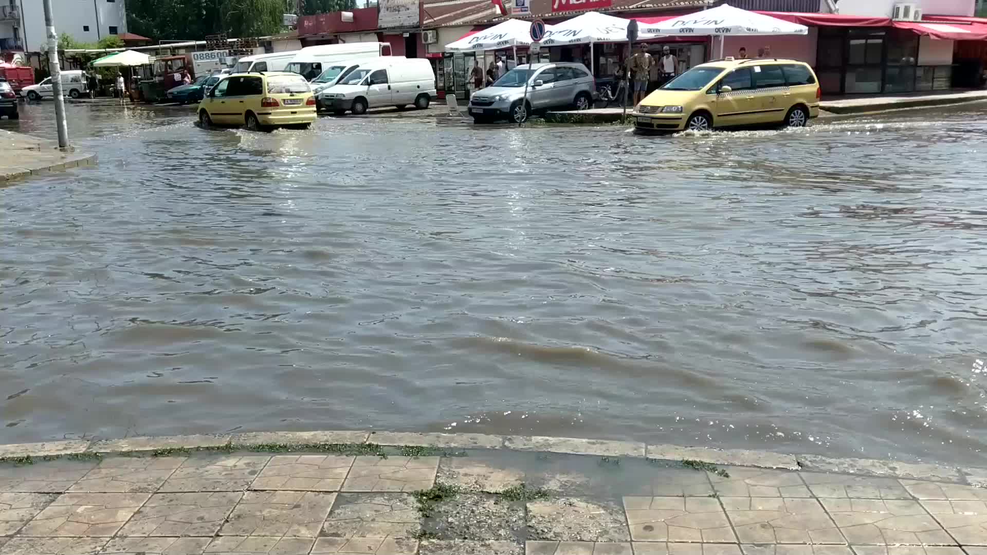 "Слънчев бряг" наводнен след дъжда днес
