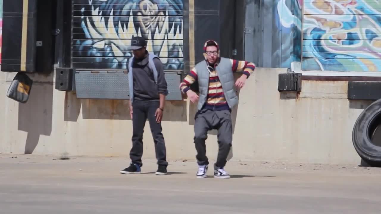 танцуват супер на яка музика!
