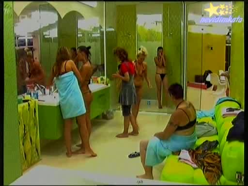 Big Brother 4-Няма По Щастлив От Манол С Толкова Жени В Банята!08.10.2008