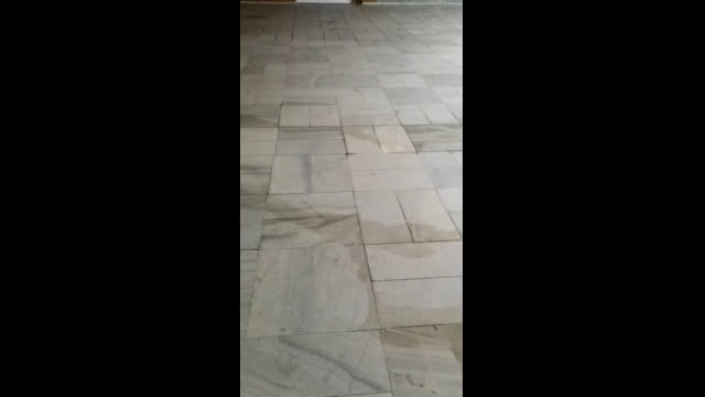Теч в пощата