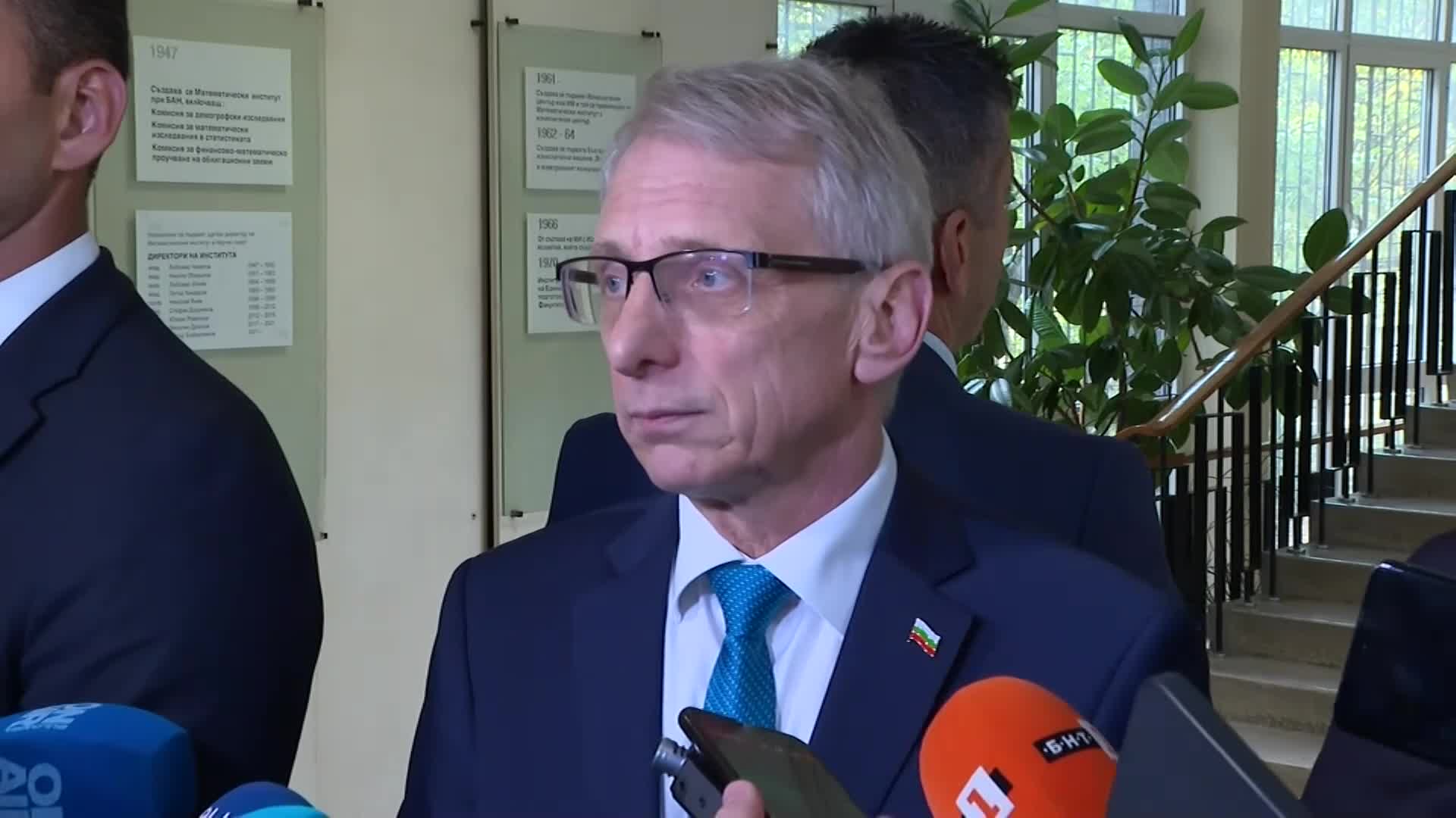 Денков: Няма риск от рязък скок на цените